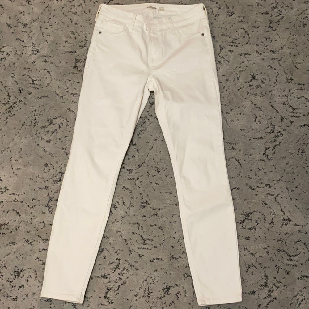 Woman’s Old Navy Super Skinny Jeans